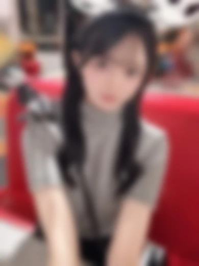 E+アイドルスクール新宿 しおん